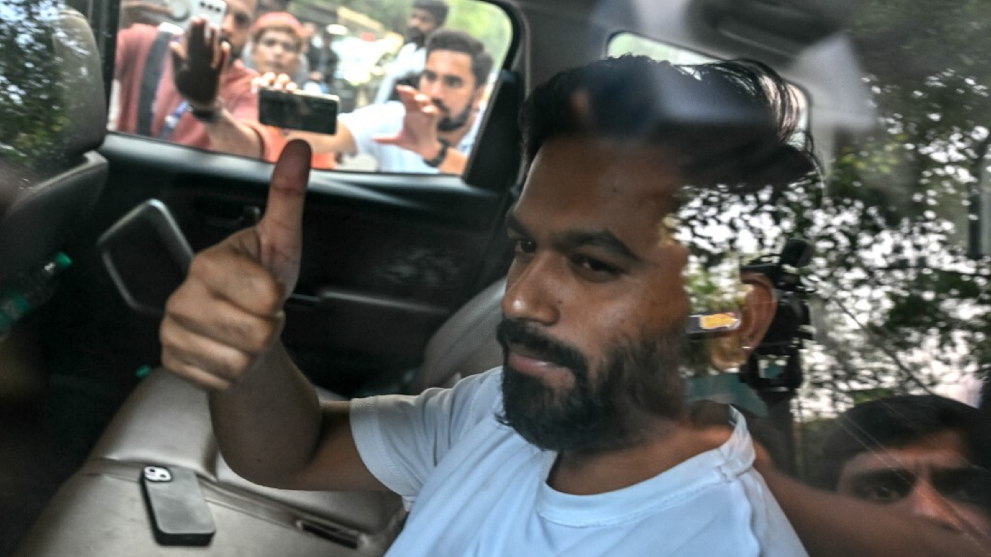 India, rilasciato Abhijeet Dipke, leader degli "scarafaggi", resta altissima la tensione s...