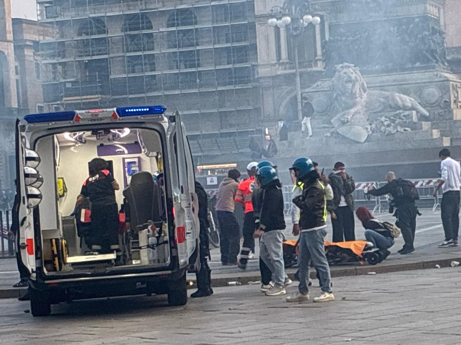 Guerriglia a Milano, Bologna e Torino. Il bilancio è di 28 arresti e 43 denunce. Tra le fo...
