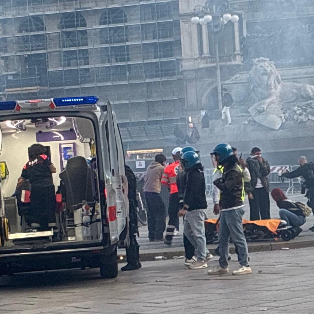 Guerrilla warfare in Milan, paper bombs against the police and fire in the Duomo. Clashes also…