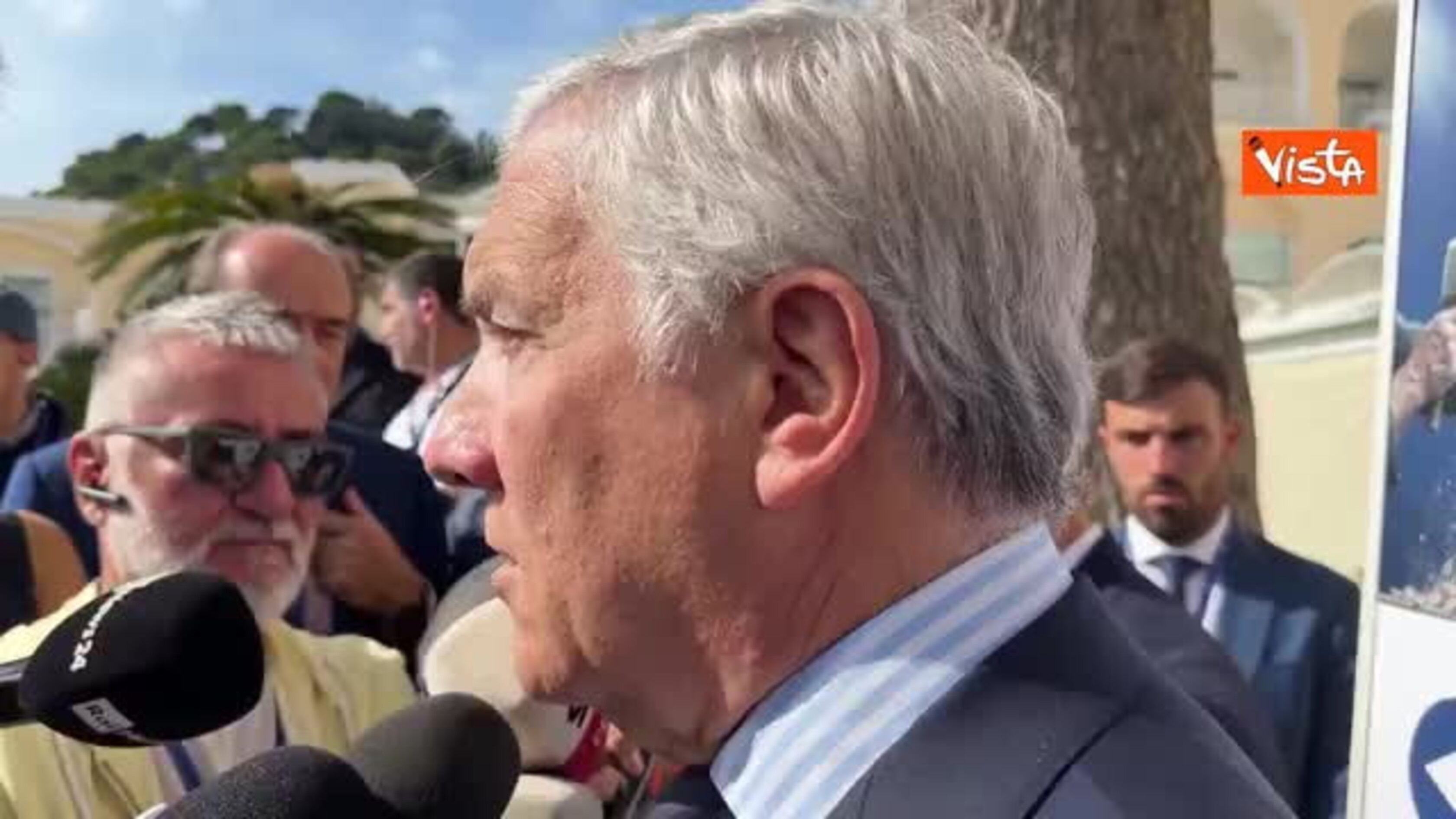Manovra, Tajani chiede taglio Irpef per ceto medio; Salvini insiste su banche