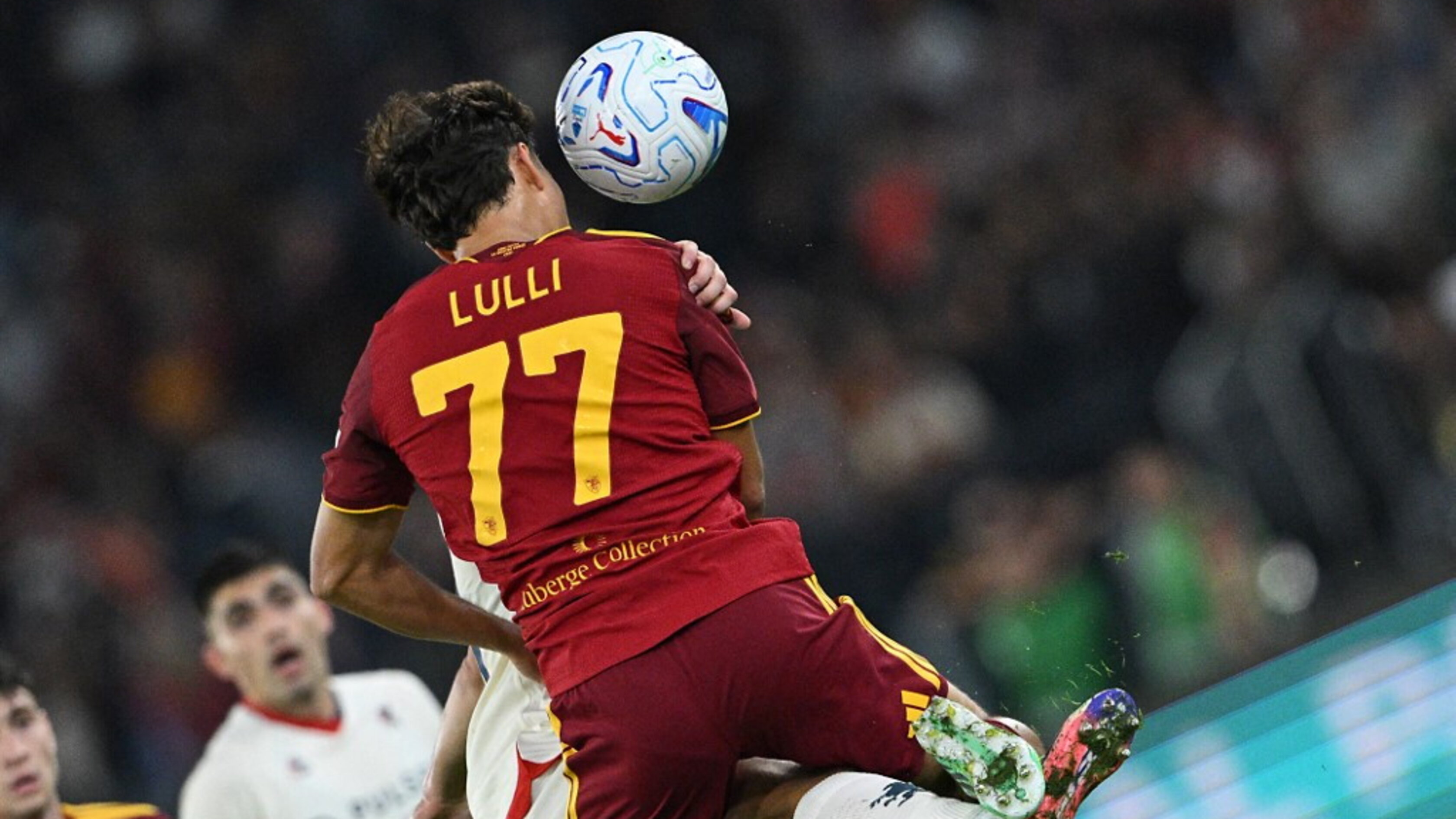 Roma batte il Genoa 2-0, Inter rimonta a Bologna