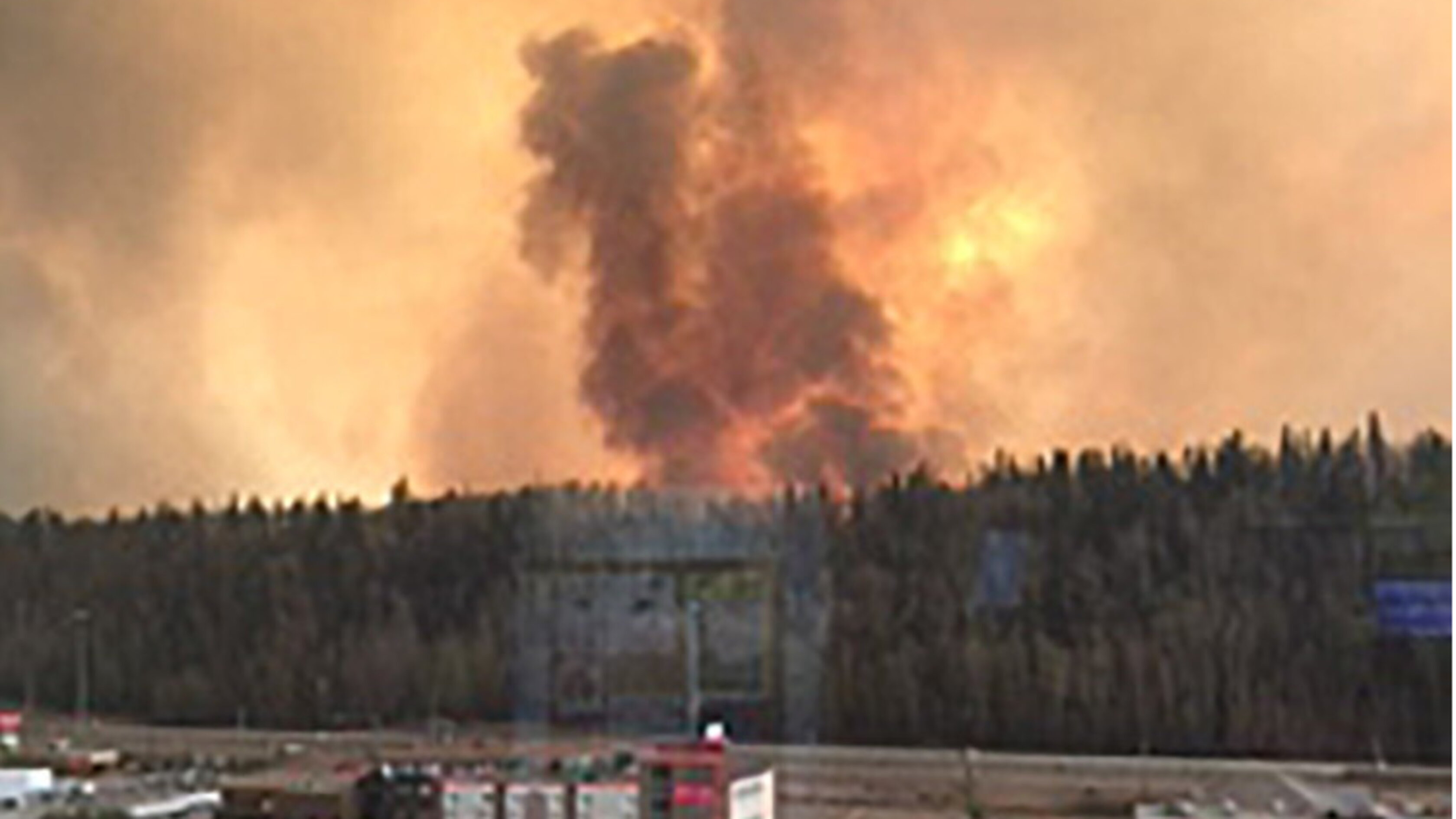 Maxi incendio devasta una base militare in Alberta, morti quattro soldati