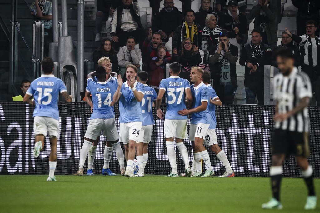 La Juventus cola a picco, la Lazio dilaga (3-0) e aggancia l'Inter in testa alla classifica