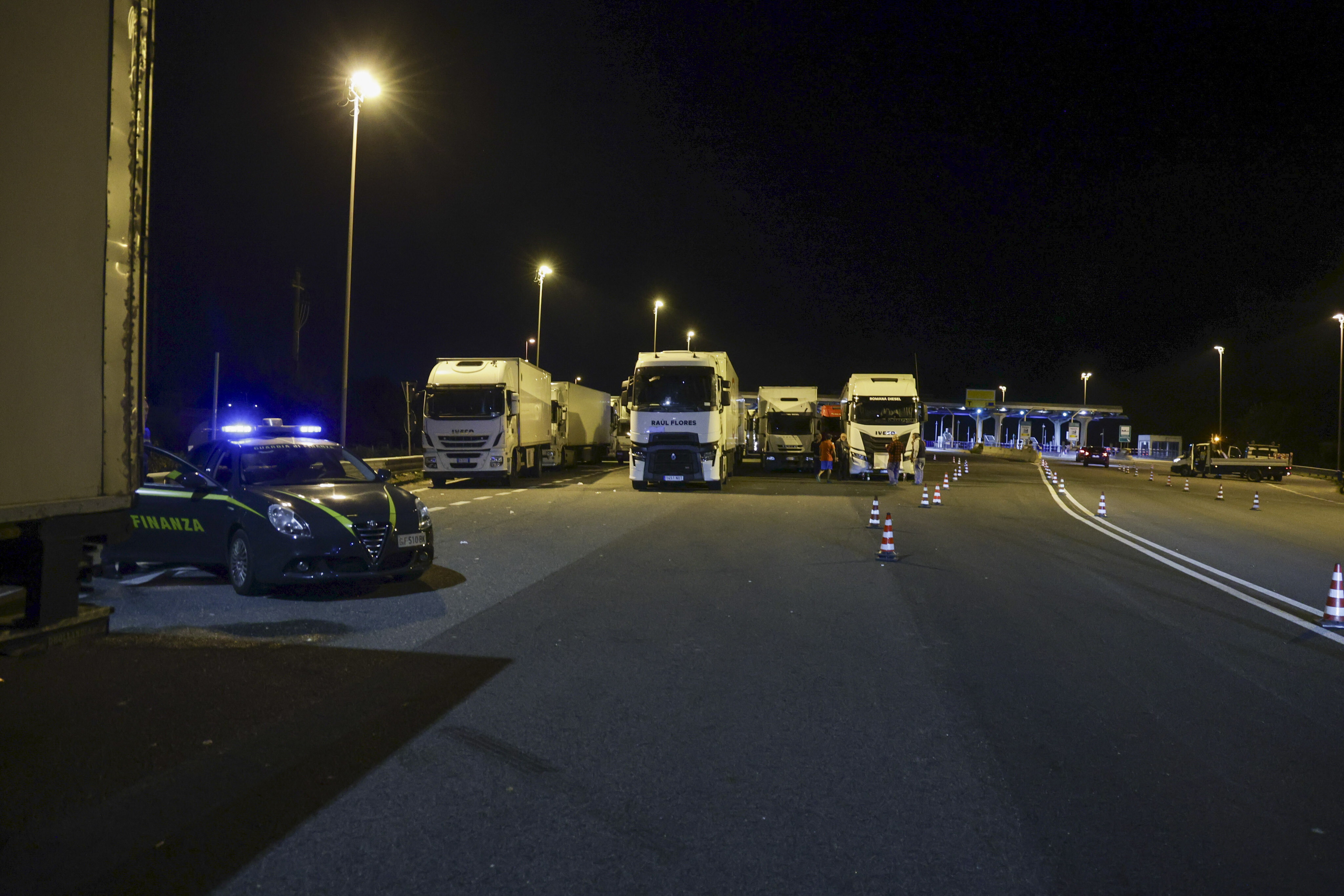 Vertice a Milano tra Salvini e autotrasportatori: proteste e blocchi al Sud