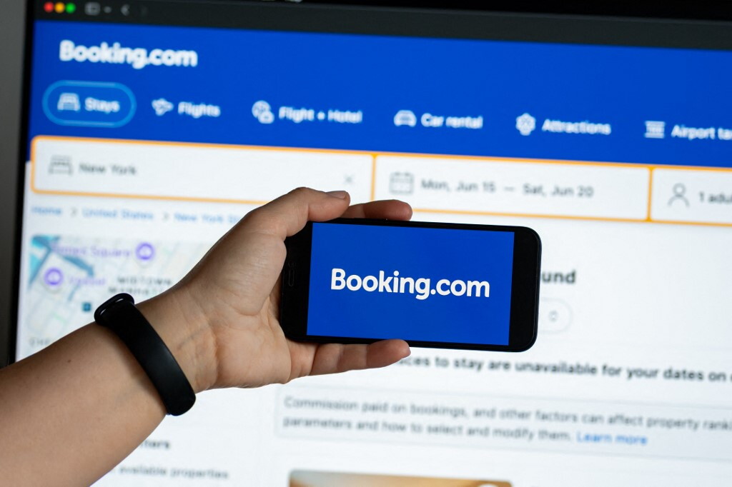 Truffe e phishing su Booking.com: l'Unione Europea avvia un'indagine formale sulla piattaforma