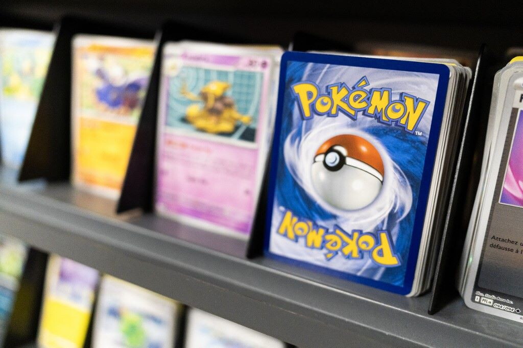 Carte Pokemon all'asta dopo 15 anni in soffitta, un pensionato diventa milionario