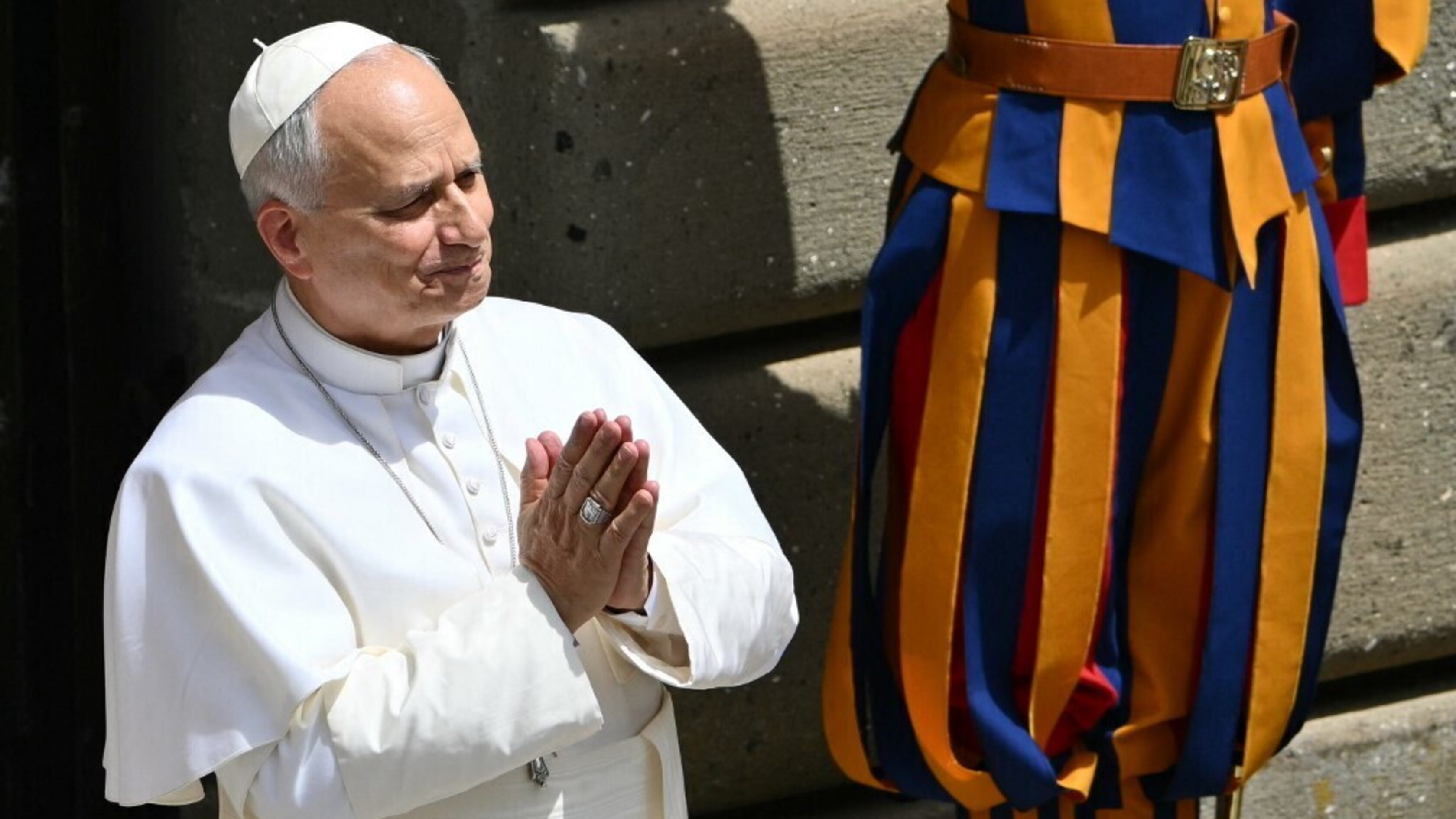 Papa salta la visita ad Assisi, i medici: "Troppo presto", ma decorso ottimo
