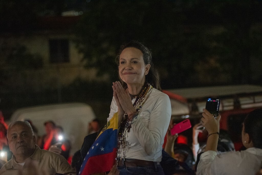 Venezuela: Machado torna a Caracas, "diamo lezione al mondo"