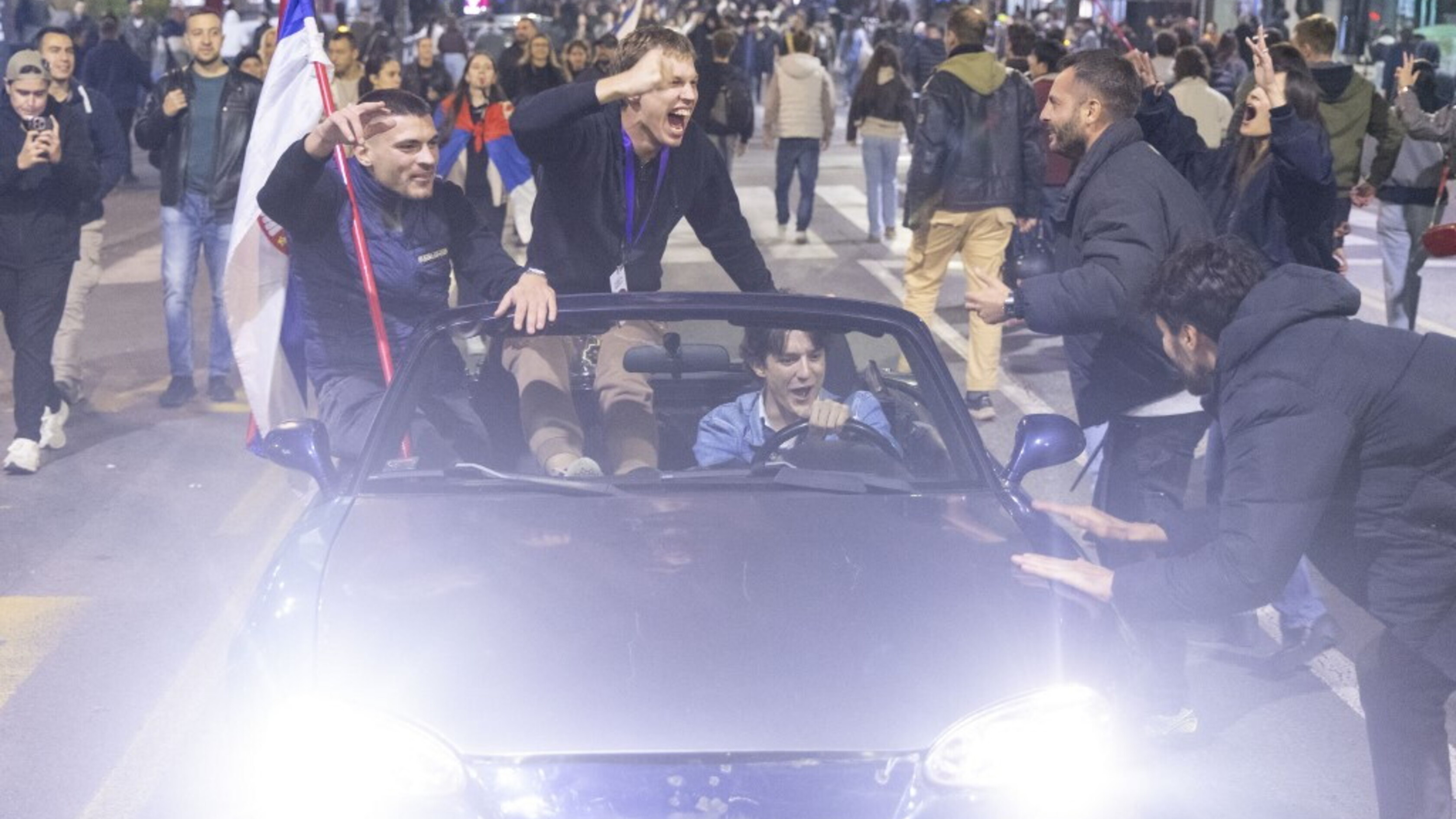 Serbia, la lista degli studenti sconfigge Vucic: 140 seggi e cambio di governo
