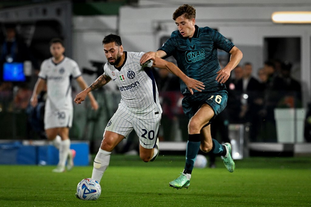 L'Inter a Venezia soffre ma vince con due autogol
