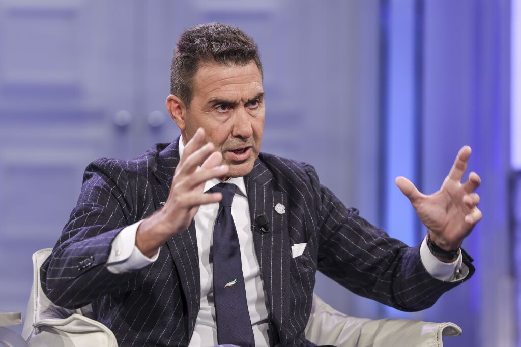 Supermedia: testa a testa tra centrodestra e campo largo, netto calo per Vannacci