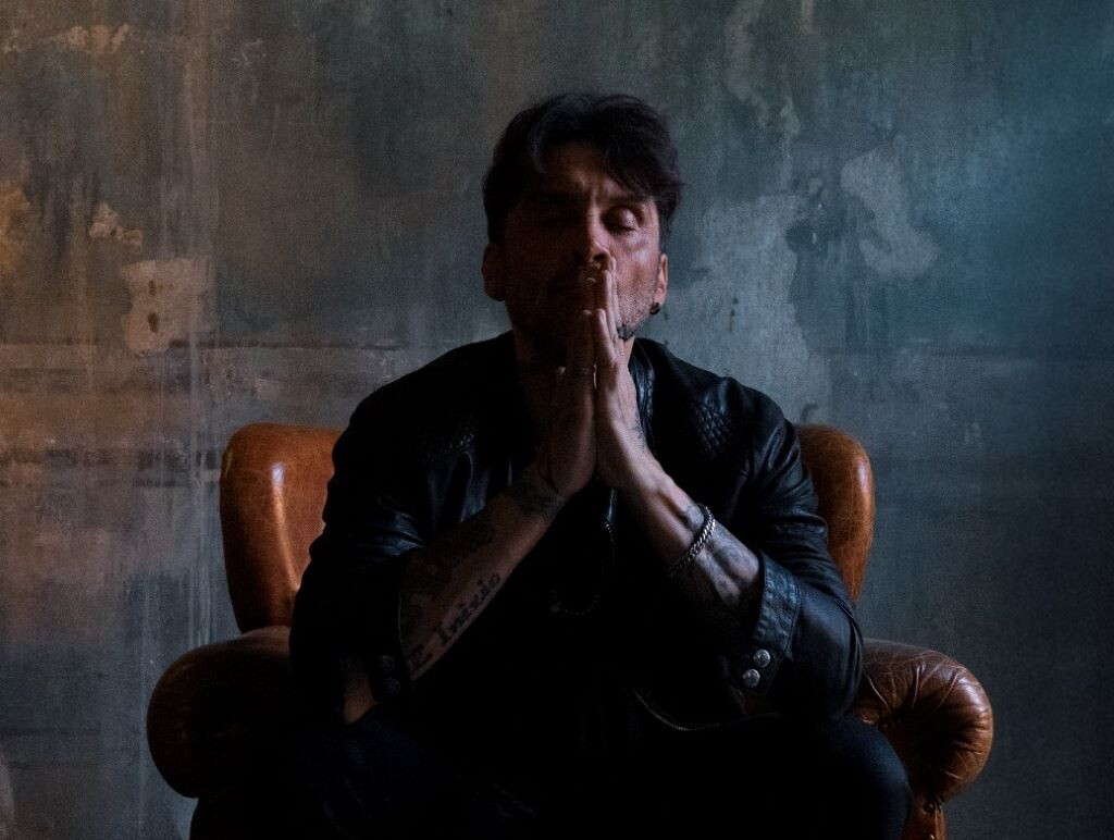 La 'cantina' di Fabrizio Moro, “nei club ritrovo la mia essenza” [VIDEO]