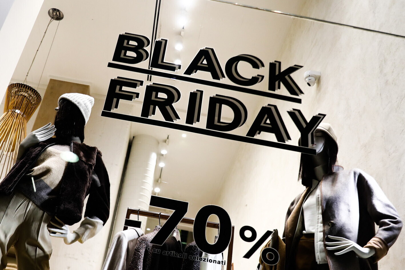 Black Friday, 7 italiani su 10 acquistano i regali di Natale