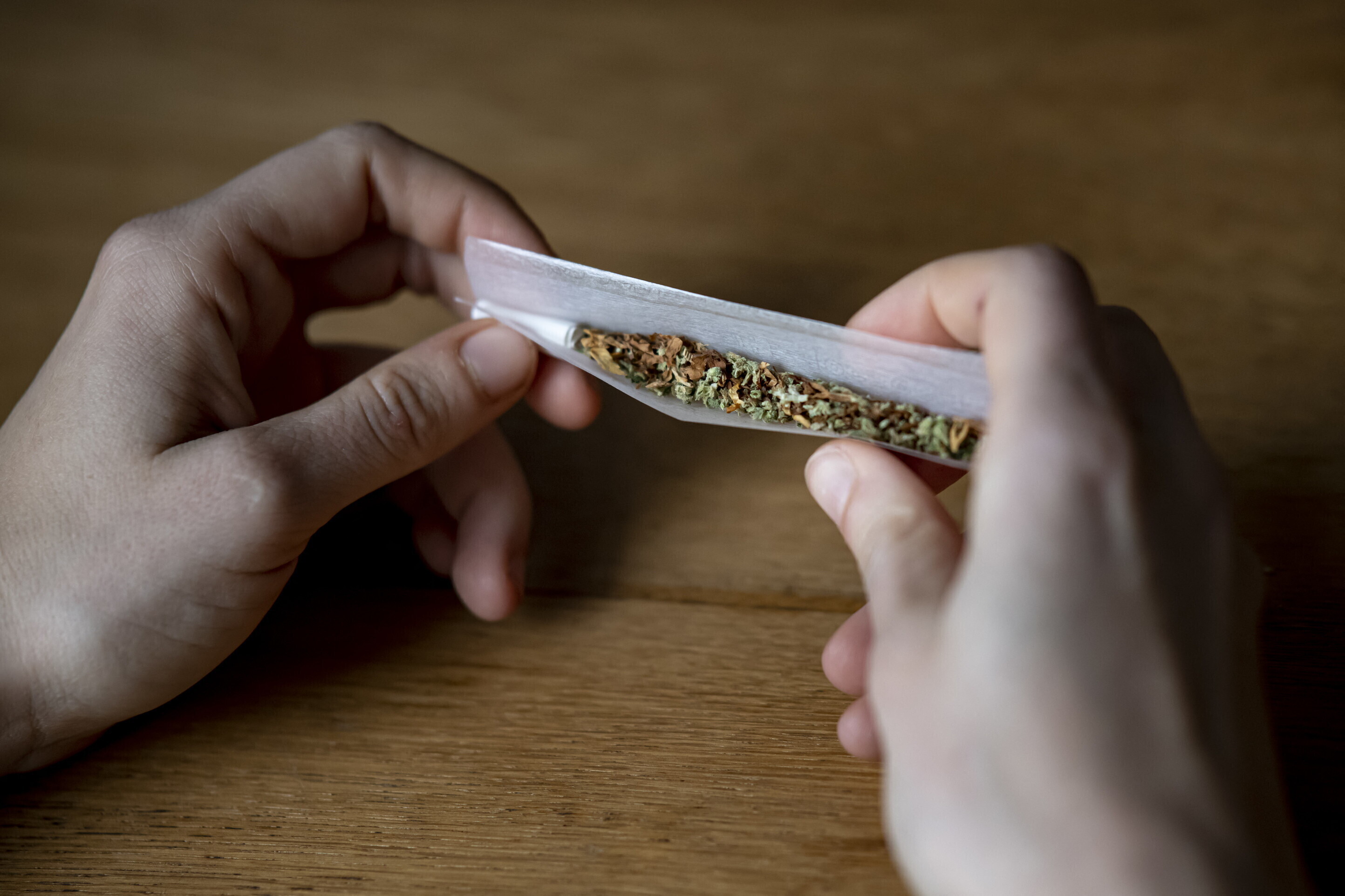 Cannabis in adolescenza, gli effetti sul cervello dei giovani