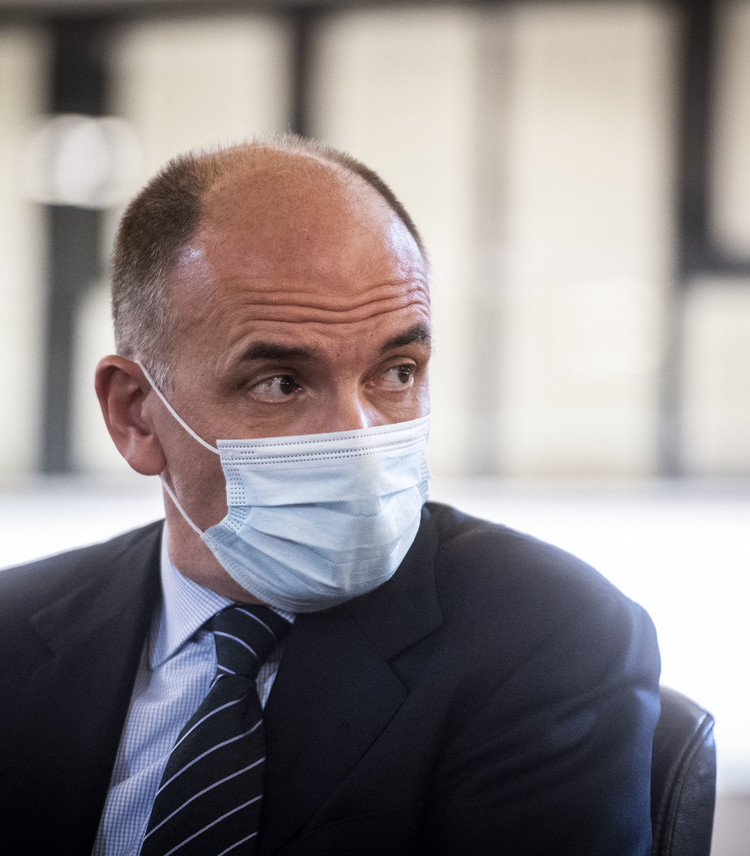 Il centrosinistra gioca la carta Riccardi: "Non è un nome di bandiera"