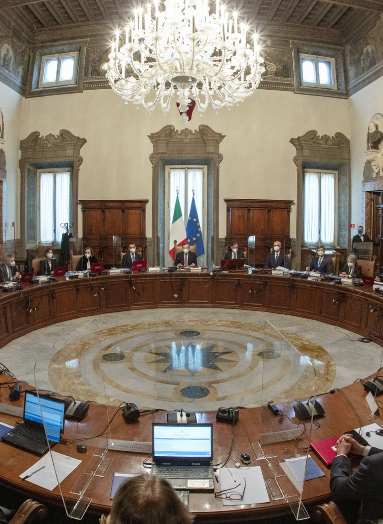 Nel 2021 il Governo Draghi ha approvato 42 decreti legge