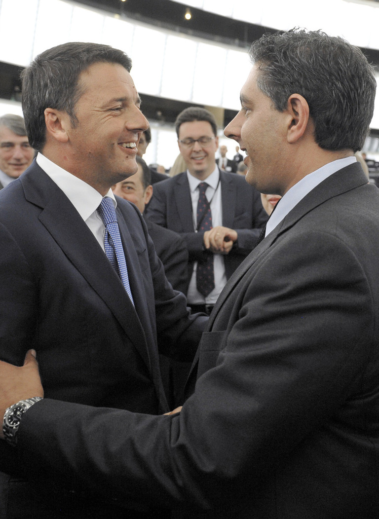 Si chiama ‘Italia al centro’ la nuova creatura centrista di Renzi e Toti