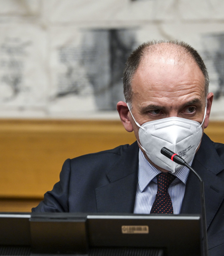 Letta indica le priorità del Pd e ‘blinda’ il percorso con il M5s
