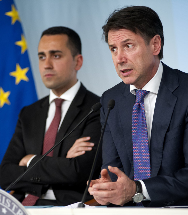 La scissione dei Cinquestelle vista dai social