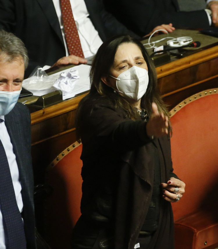 Rauti: "Sull’aborto la sinistra segue solo suggestioni da influencer"