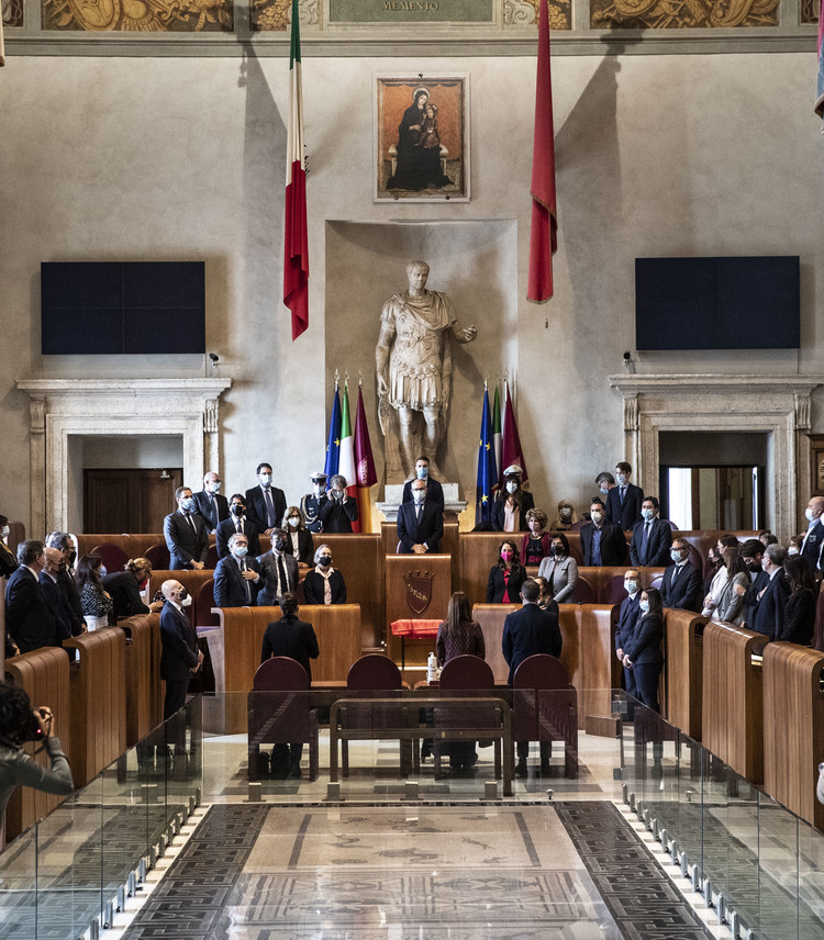 La grande fuga dei consiglieri comunali dal Campidoglio