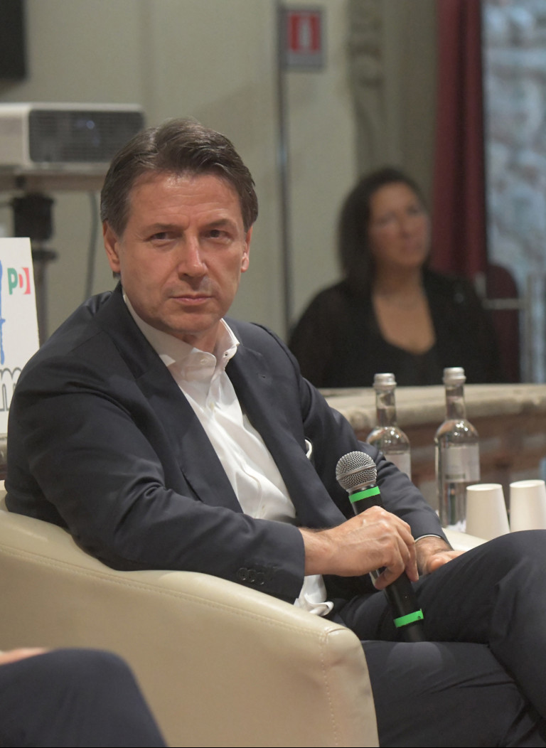 Le opposizioni in allarme: "Sul Covid premiati i No Vax"