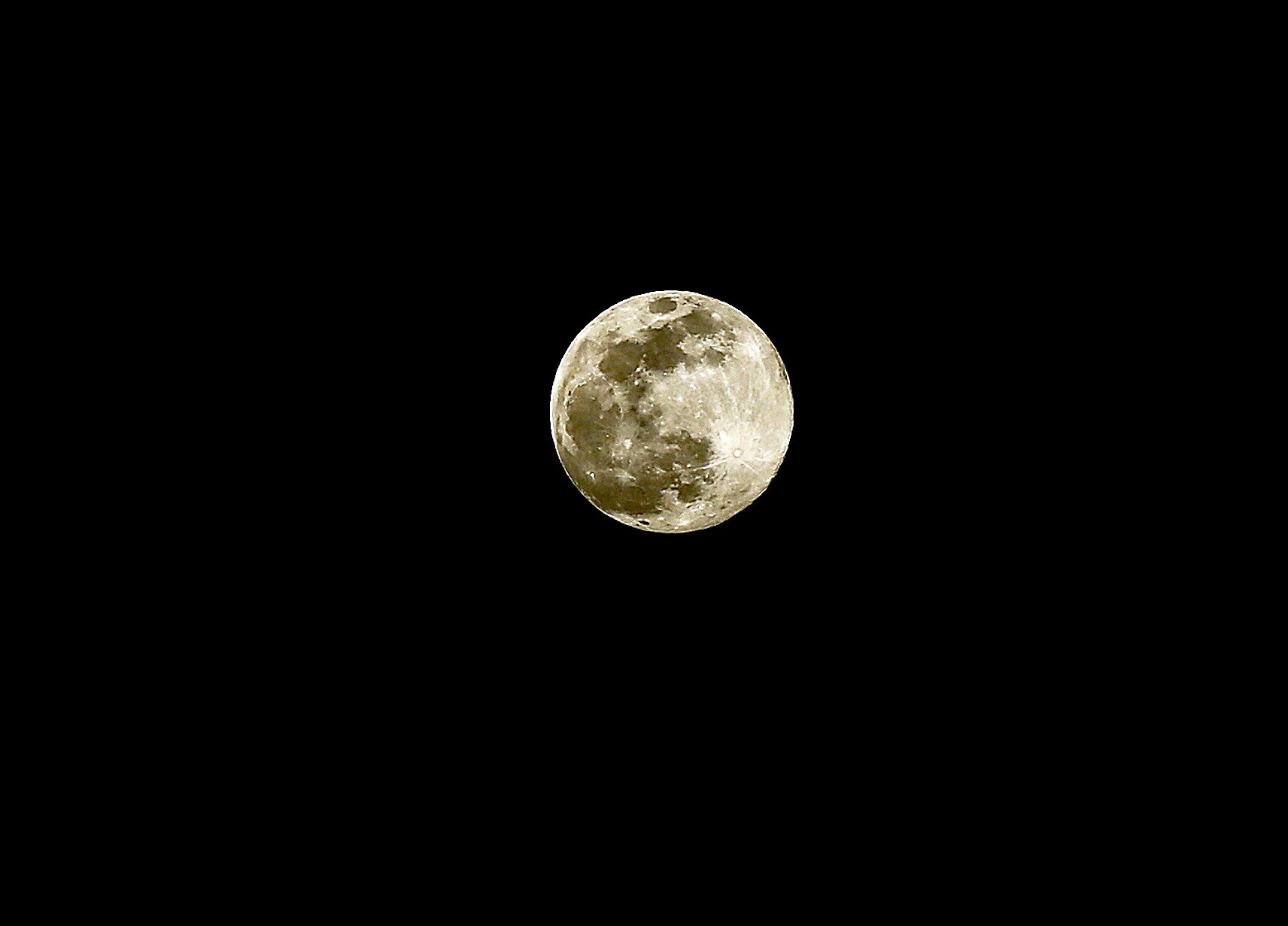 Nessuna città sulla Luna, non ci sarebbe abbastanza acqua