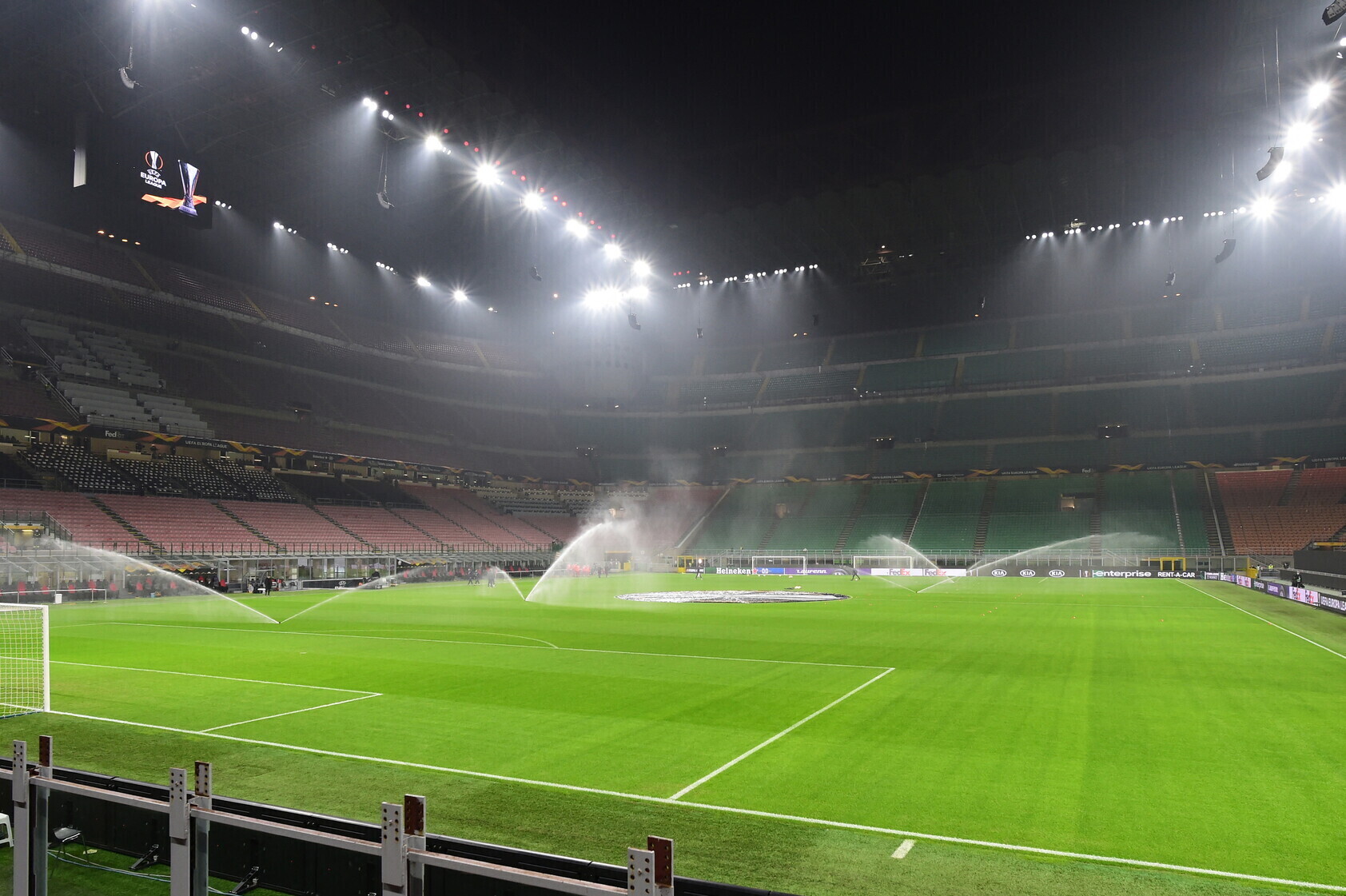 Cala il sipario sulla 'Scala del calcio'. Che cosa ha significato lo stadio San Siro