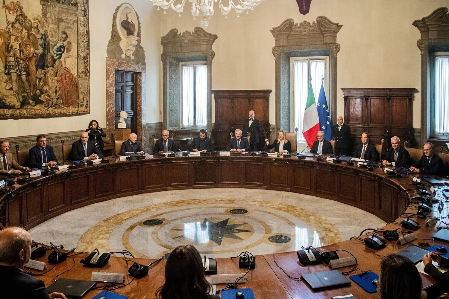 Dl Bollette in Cdm: FI "obiettivo ridurle del 50%"; M5s, "nessuna misura concreta"